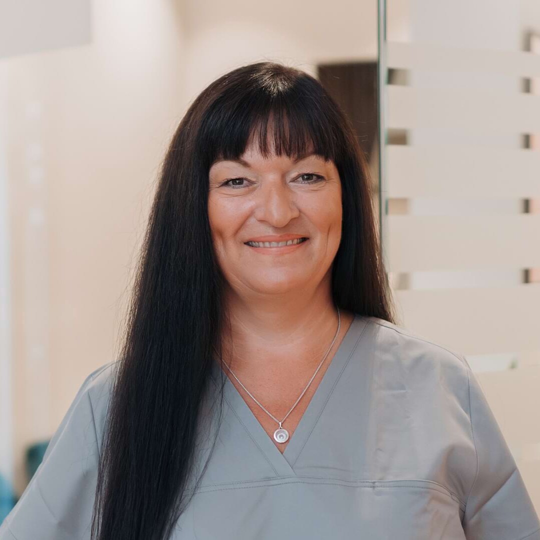 Portrait der Praxismitarbeiterin Amella Willmann