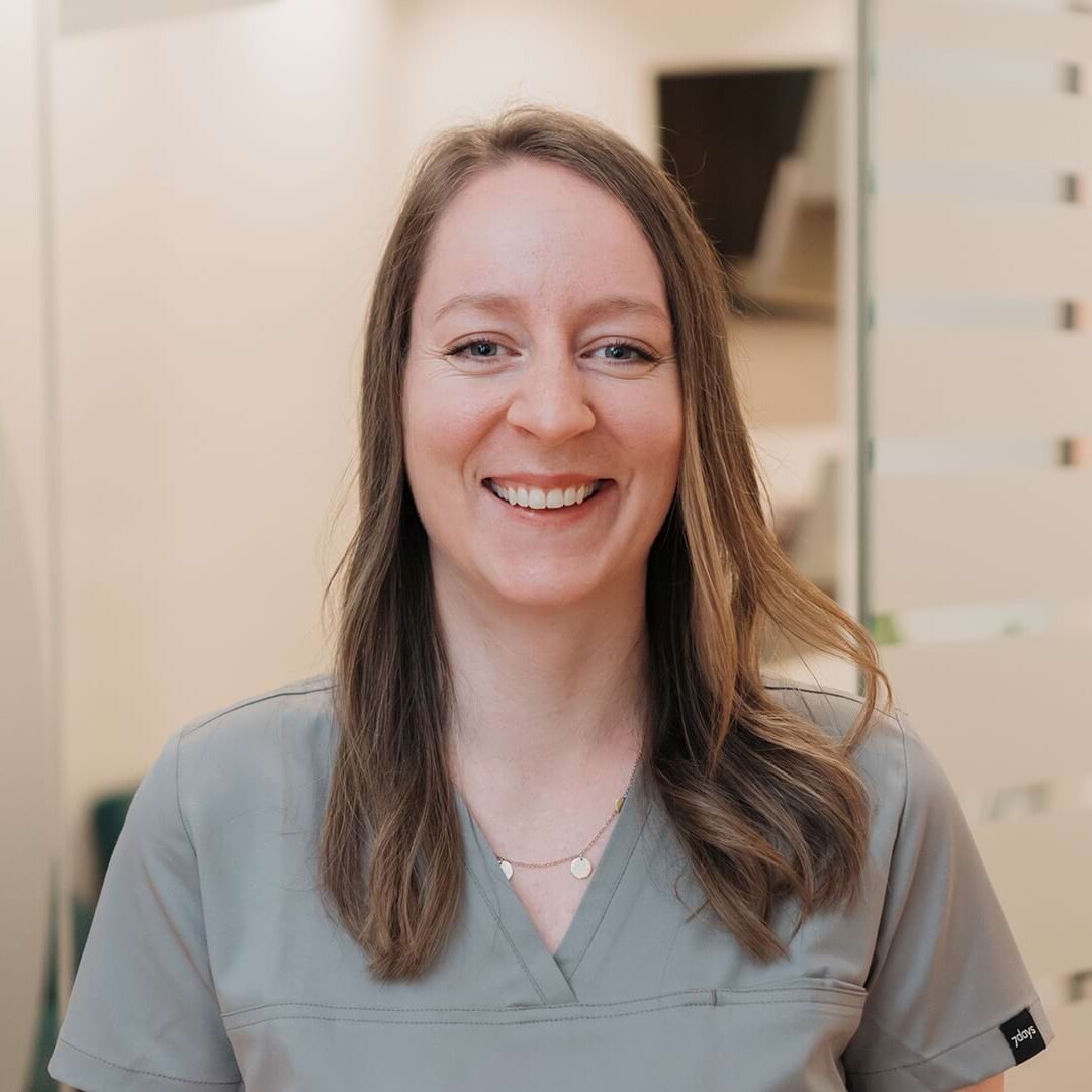 Portrait der Praxismitarbeiterin Lena Thaller